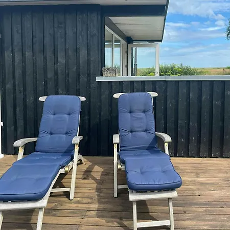 Summer House At Hou Nordstrand With First-class View بيت للعطل